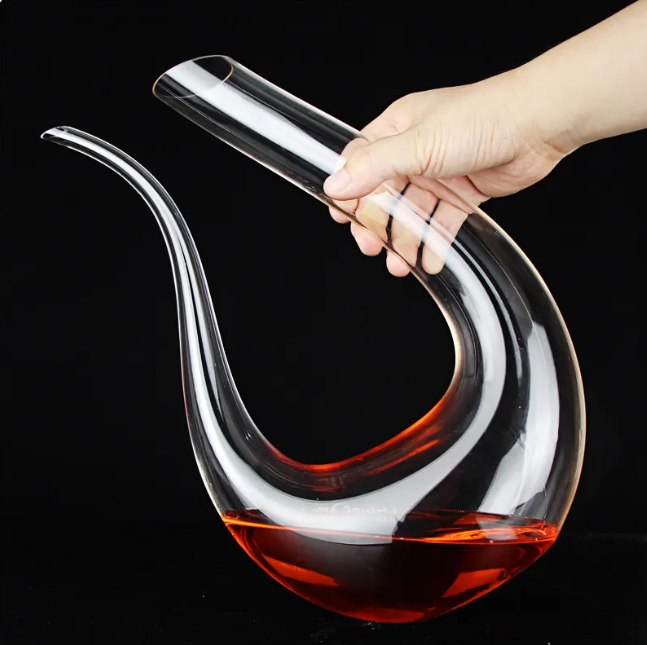 Elegant Crystal Wine Decanter — Premium Glass Aerator for Home & Entertaining