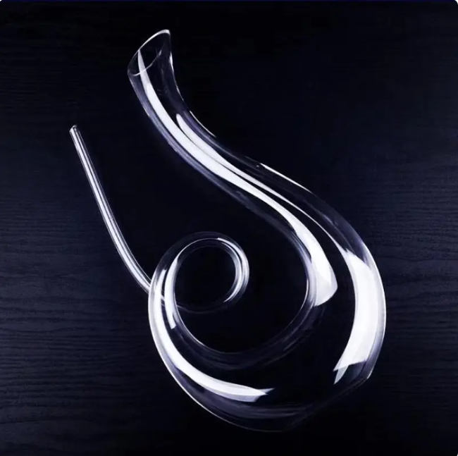 Elegant Crystal Wine Decanter — Premium Glass Aerator for Home & Entertaining